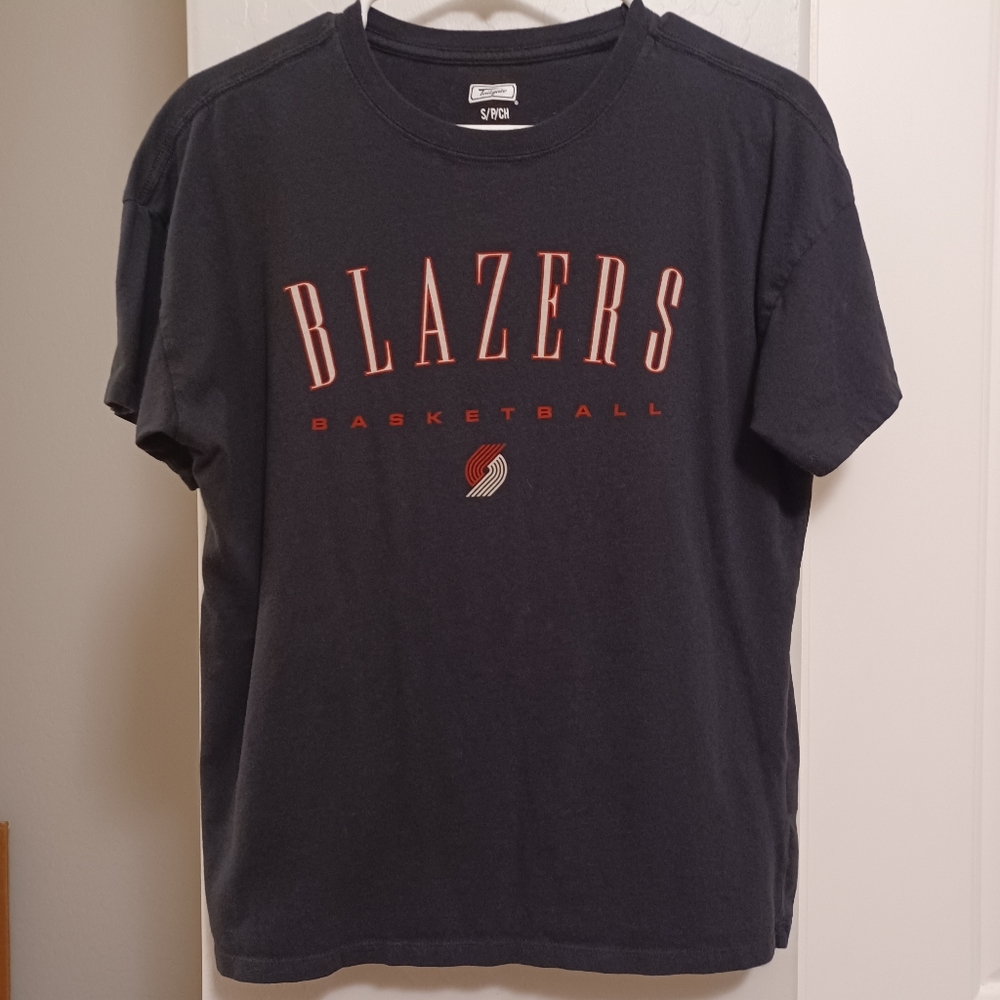 American Eagle Blazers t shirt
